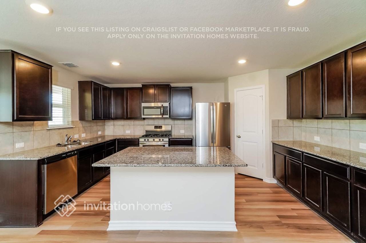 8907 Taylor Grv - Photo 5 of 16