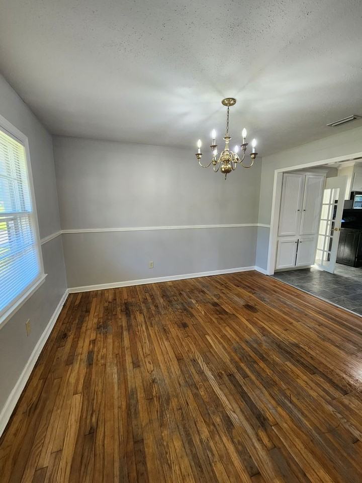 1213 Mcree Dr - Photo 4 of 14