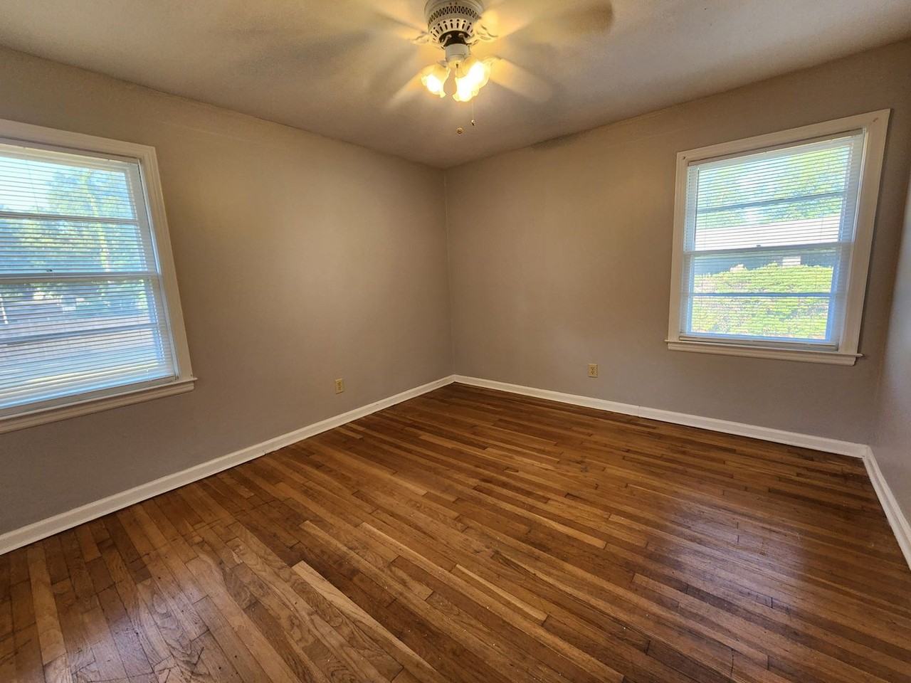 1213 Mcree Dr - Photo 7 of 14