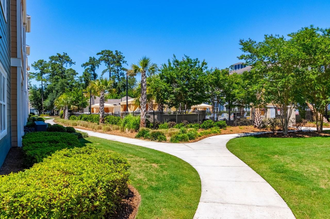 Amberleigh Shores - Photo 4 of 27