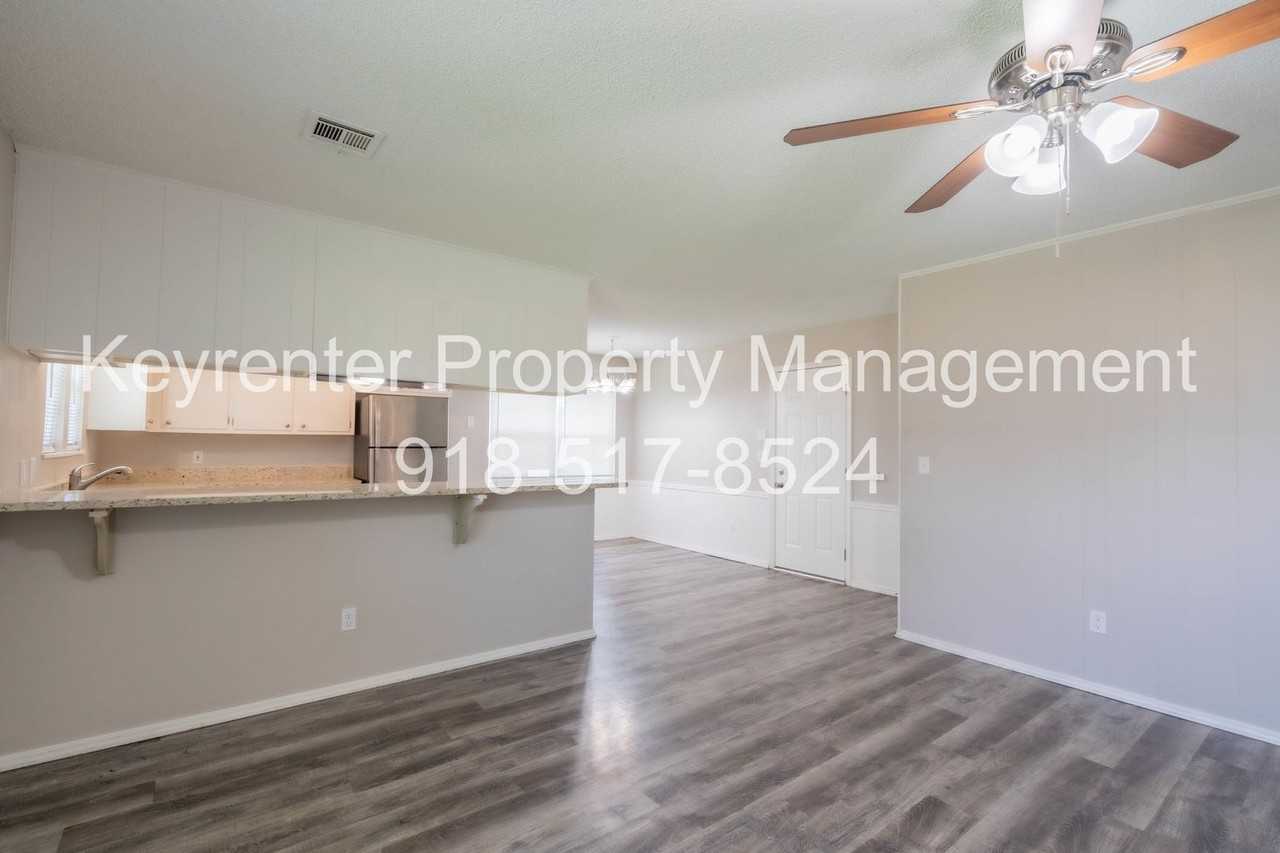 1707 S Nogales Ave - Photo 3 of 17