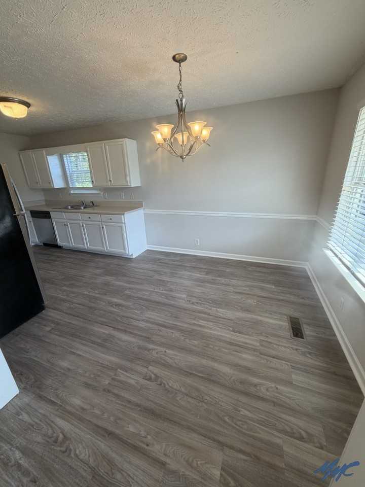 3019 Waywood Dr - Photo 5 of 22