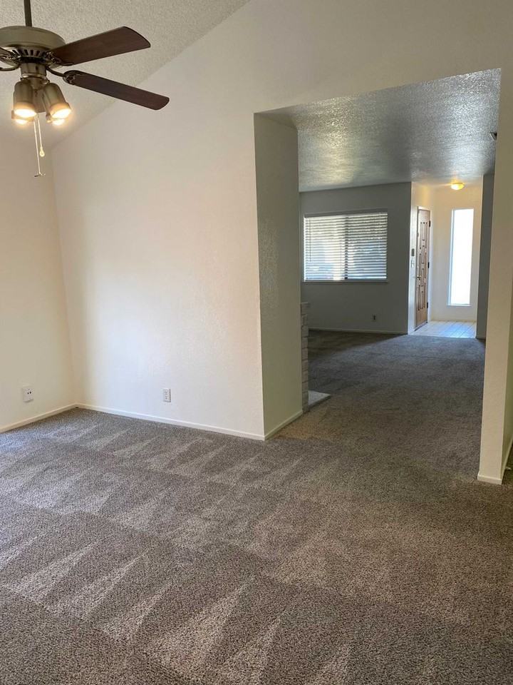 4819 Suncrest Way - Photo 4 of 12