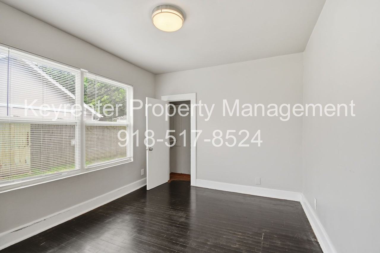 1724 S Jamestown Ave - Photo 6 of 23