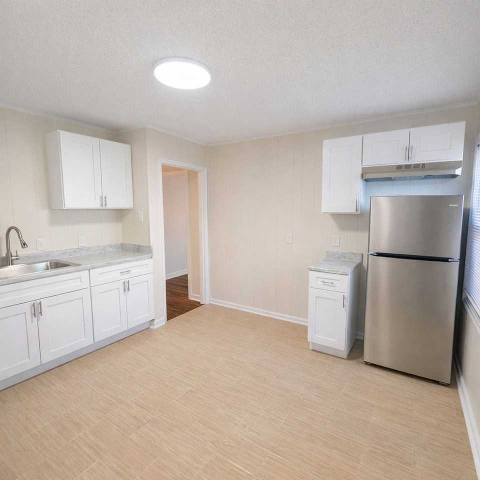 842 Brower St - Photo 4 of 7