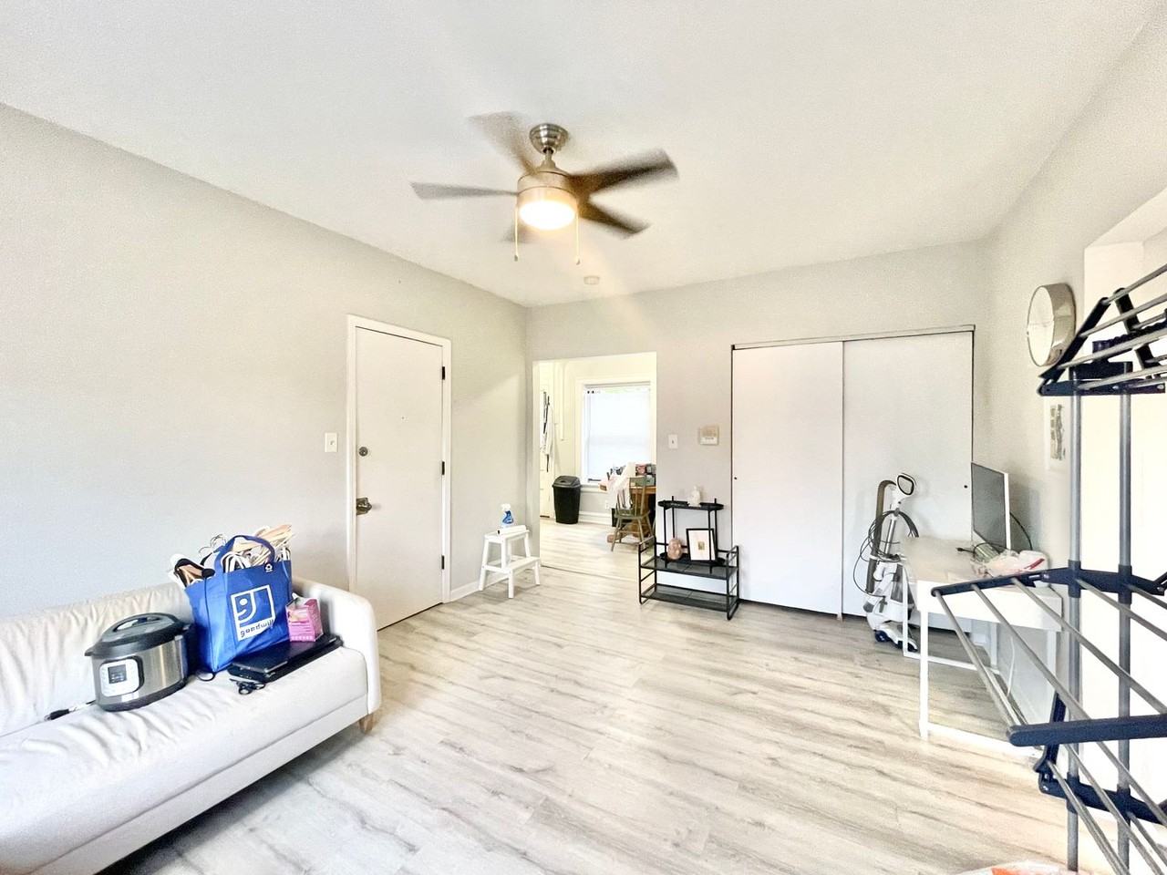 7620 N Sheridan LLC - Photo 2 of 24