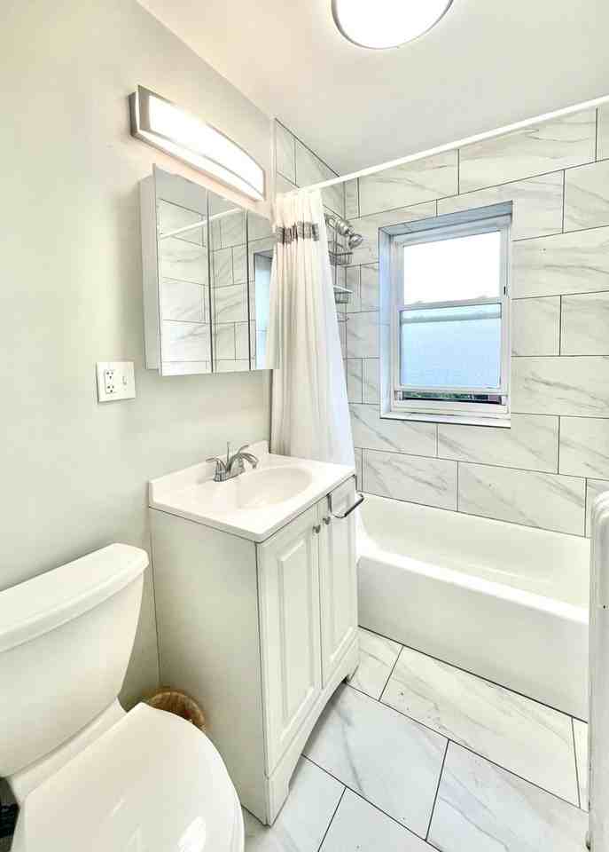 7620 N Sheridan LLC - Photo 7 of 24