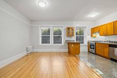 825 Post - Photo 1 of 1