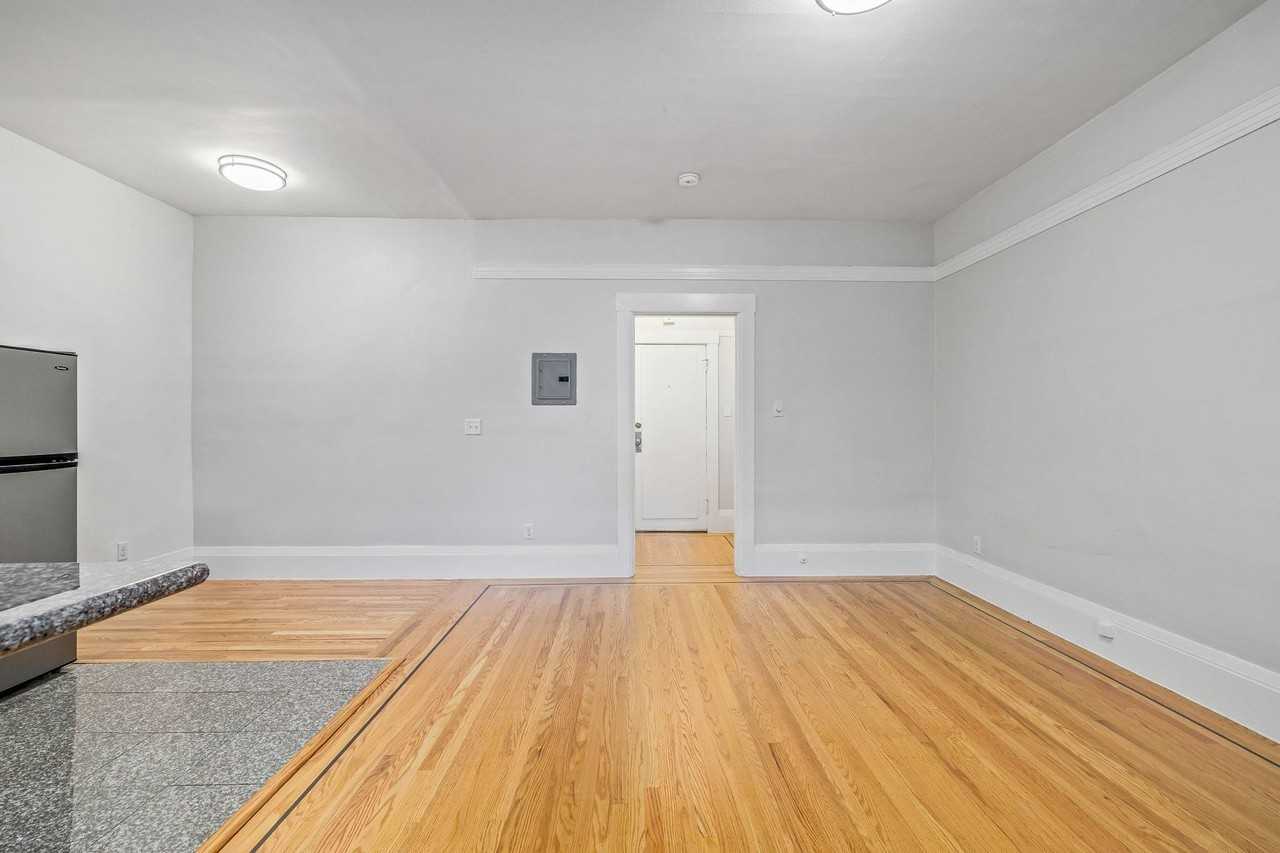 825 Post - Photo 5 of 17