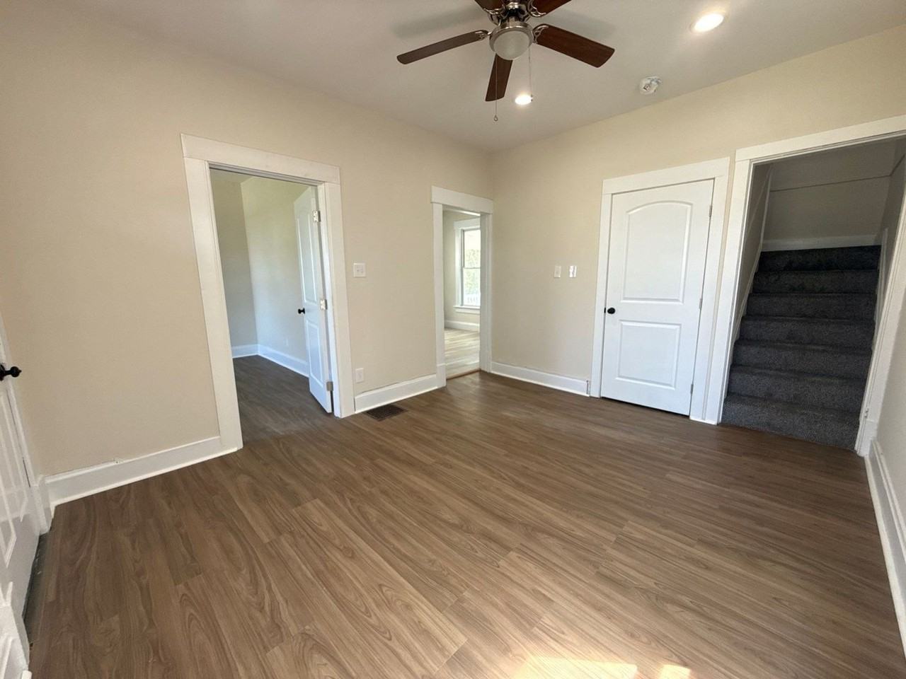 1174 Walters St - Photo 7 of 11