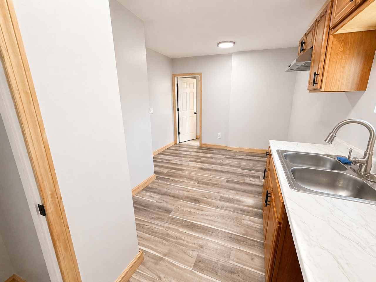 378 Hawkes Ave - Photo 5 of 9