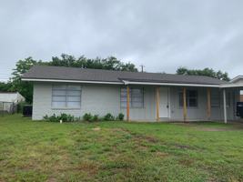 featured image of 202 S Barbara St