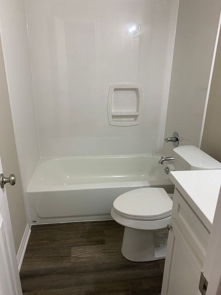 202 S Barbara St - Photo 6 of 10