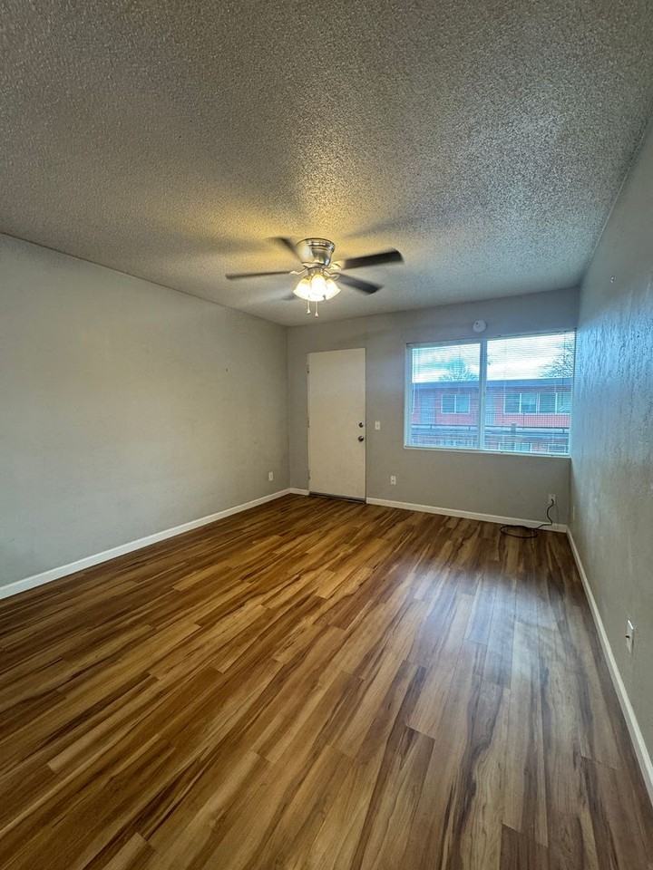 1247 W 6th Ave #09 - Photo 5 of 14