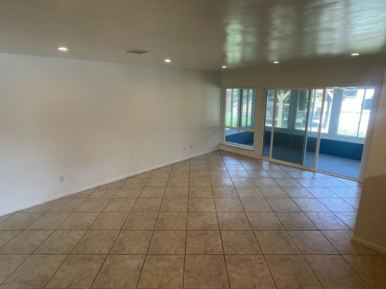 18220 Verano Dr - Photo 3 of 7