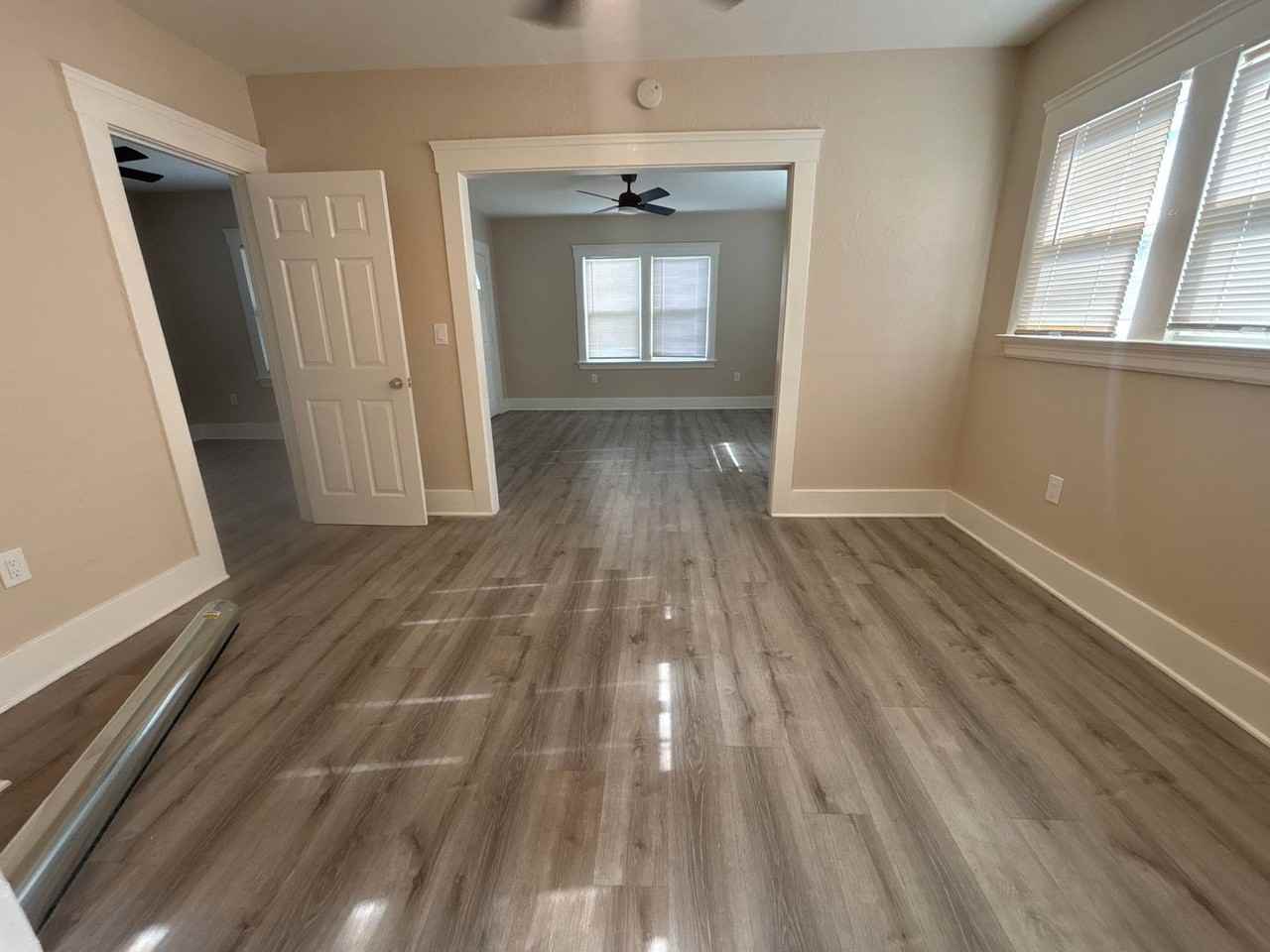 706 E 12th St - Photo 5 of 7