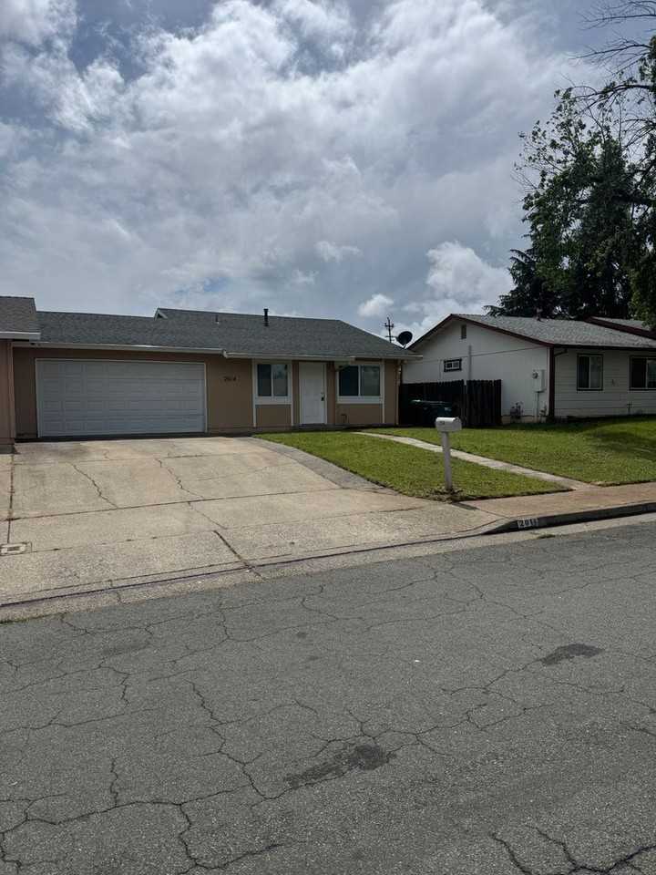 2014 Spruce Cir - Photo 2 of 19