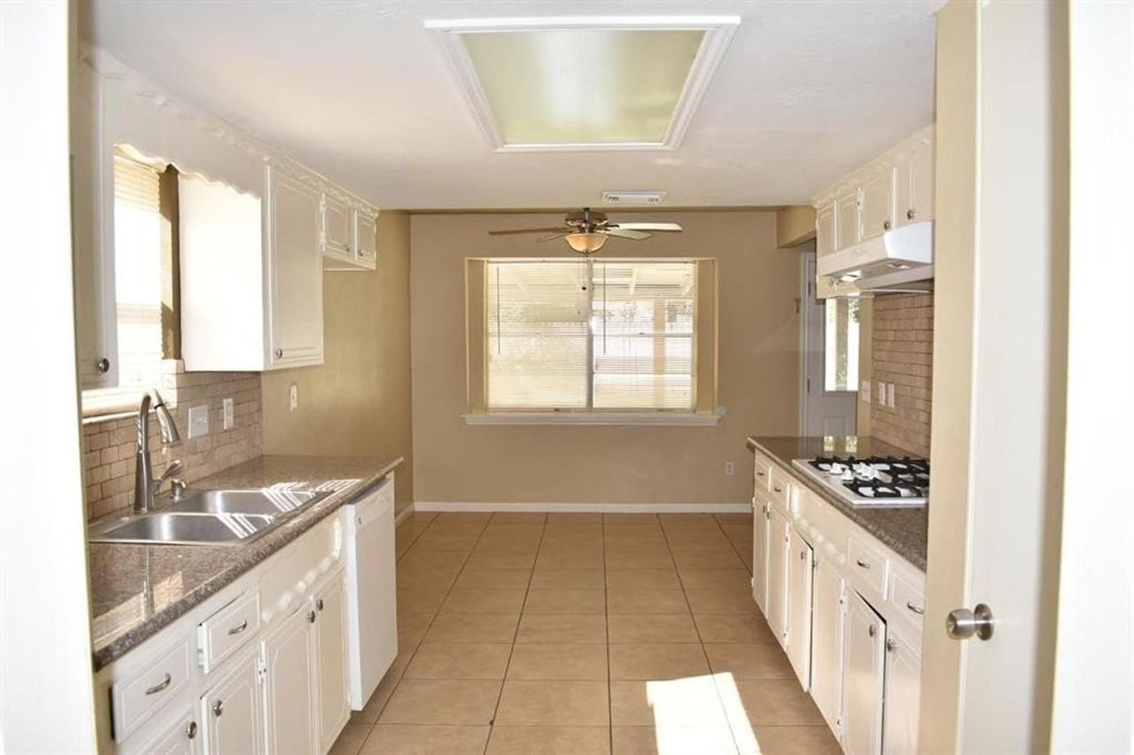 3515 Hidden Pines Dr - Photo 3 of 25