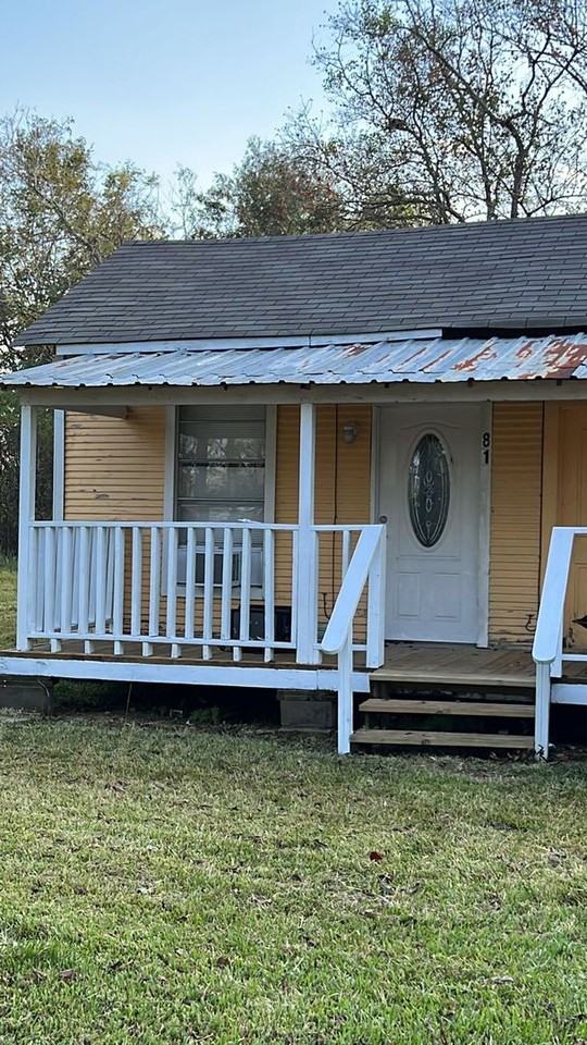 815 4th St - Photo 4 of 4