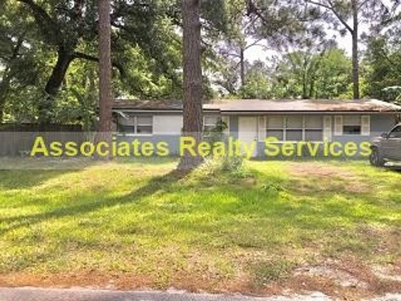 2221 Nw 55th Ter - Photo 2 of 13