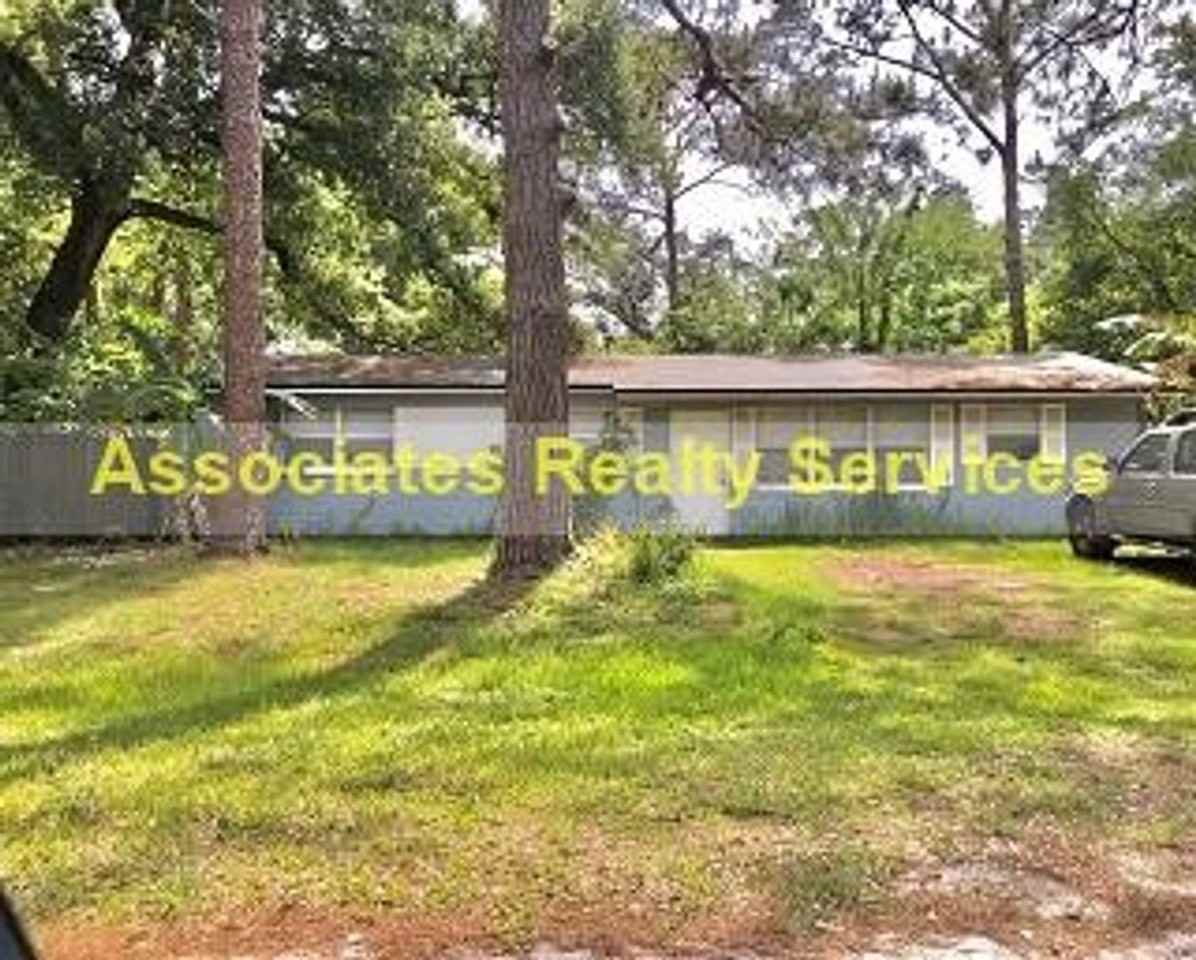 2221 Nw 55th Ter - Photo 3 of 13