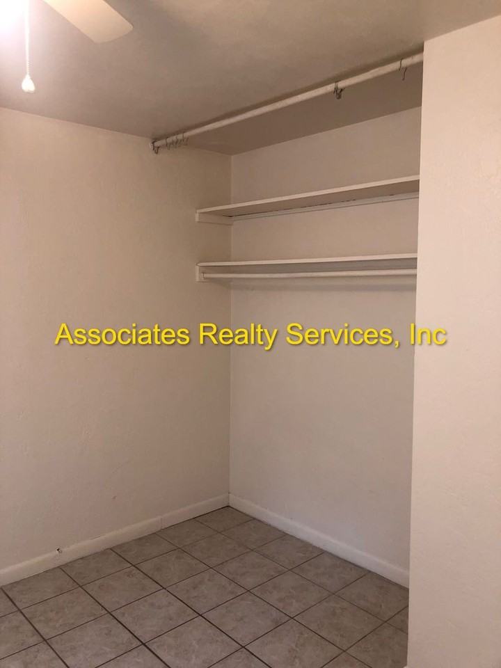 2221 Nw 55th Ter - Photo 5 of 13