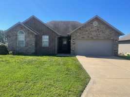 featured image of 5282 E Blaine St