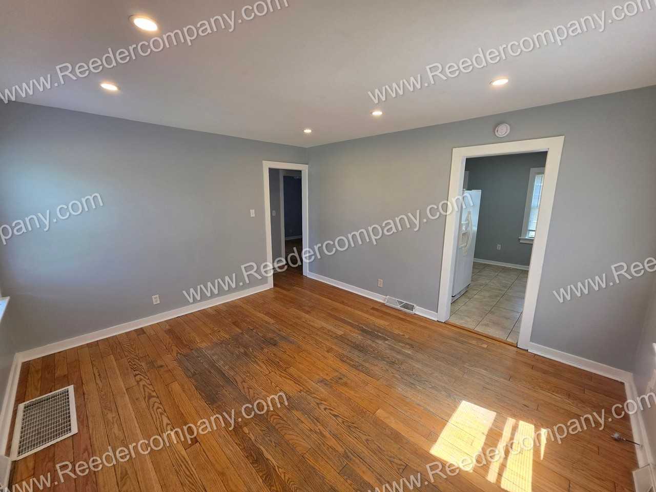 6821 Woodmar Ave - Photo 3 of 15