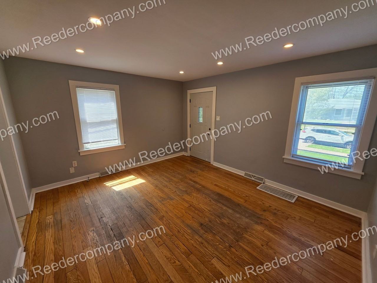 6821 Woodmar Ave - Photo 4 of 15