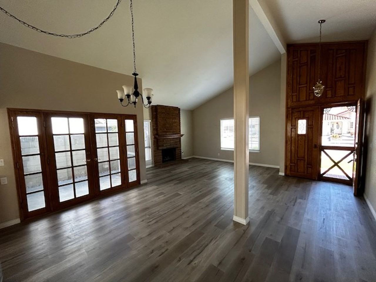 7611 Barbi Ln - Photo 4 of 36