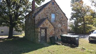 101 E Crafton St - Photo 1 of 1