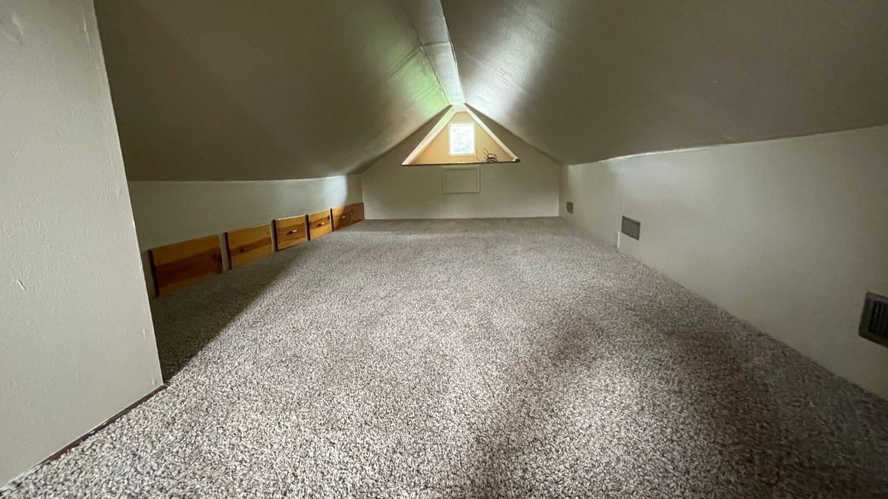 101 E Crafton St - Photo 7 of 13