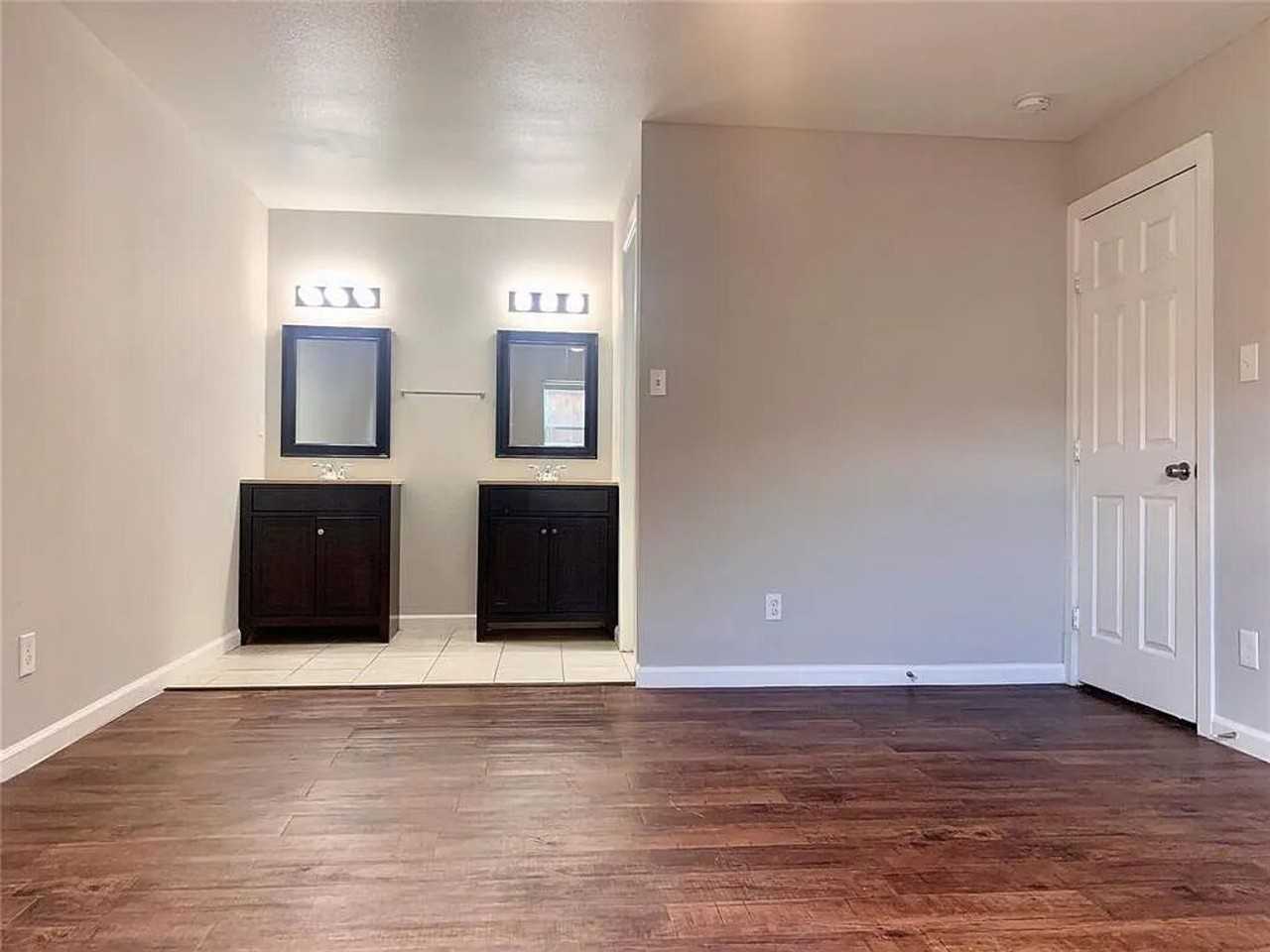 8113 Chesham Dr - Photo 5 of 8