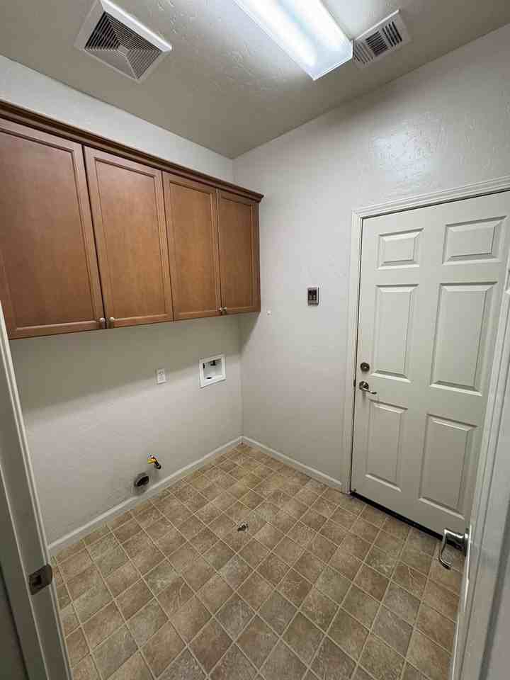 6251 W Perez Ave - Photo 5 of 36