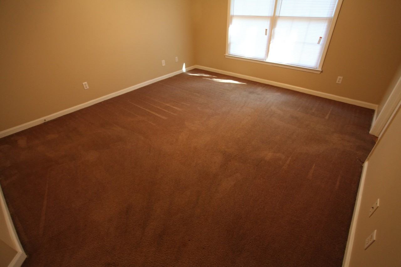 1326 Kurt Cir - Photo 5 of 7