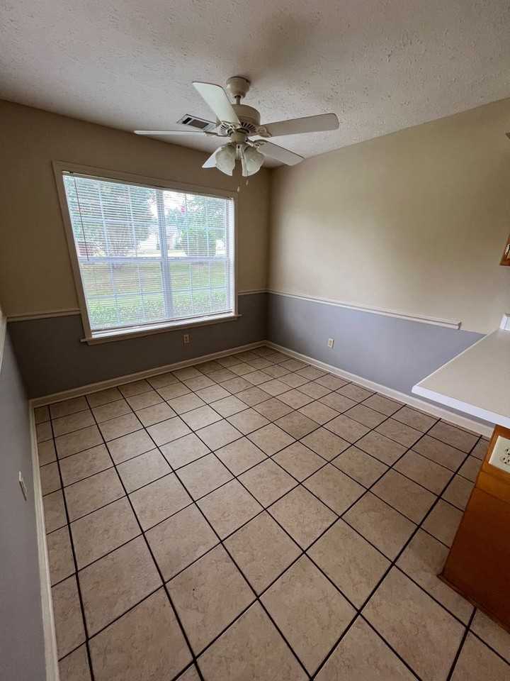 448 E Veterans Blvd - Photo 3 of 5