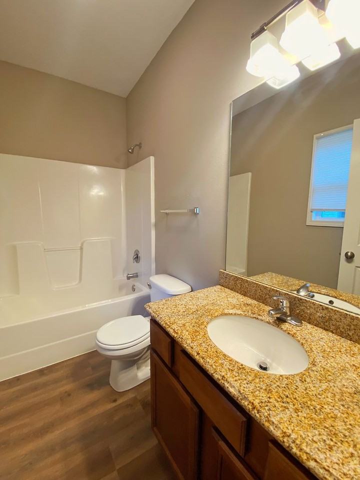 927 E Loren St - Photo 4 of 5