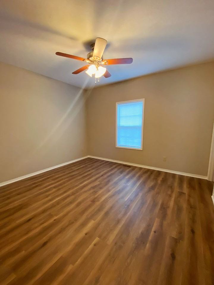 927 E Loren St - Photo 5 of 5