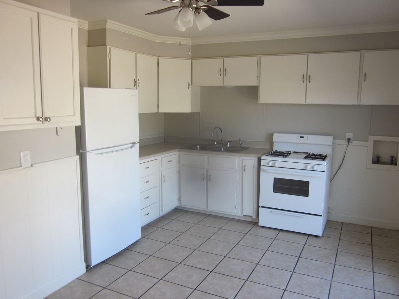 2605 Oak Dr - Photo 3 of 11