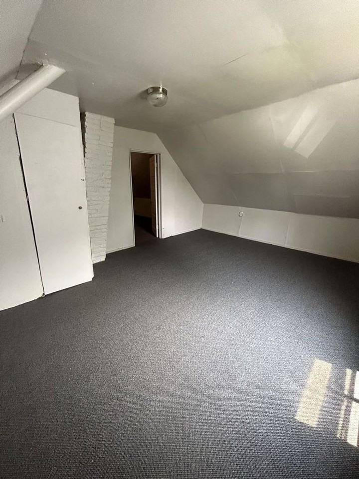 2121 W Brown St - Photo 6 of 18