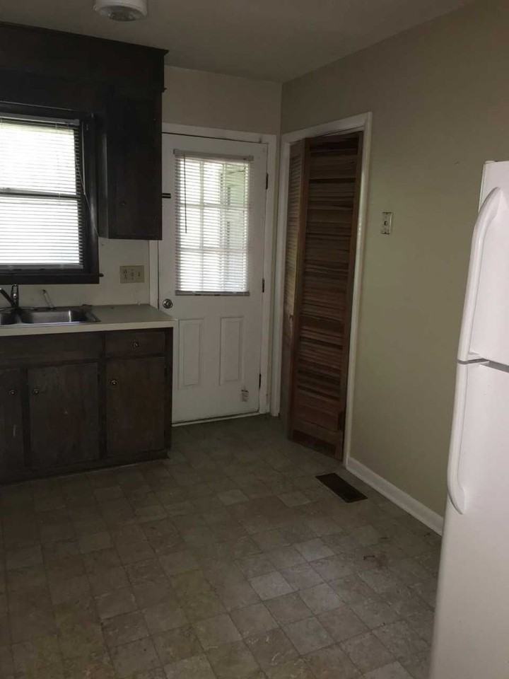 519 E J St - Photo 5 of 14