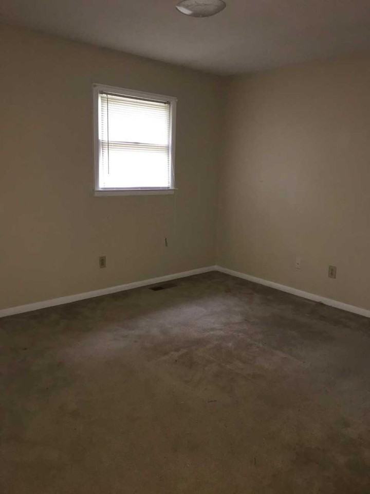 519 E J St - Photo 7 of 14