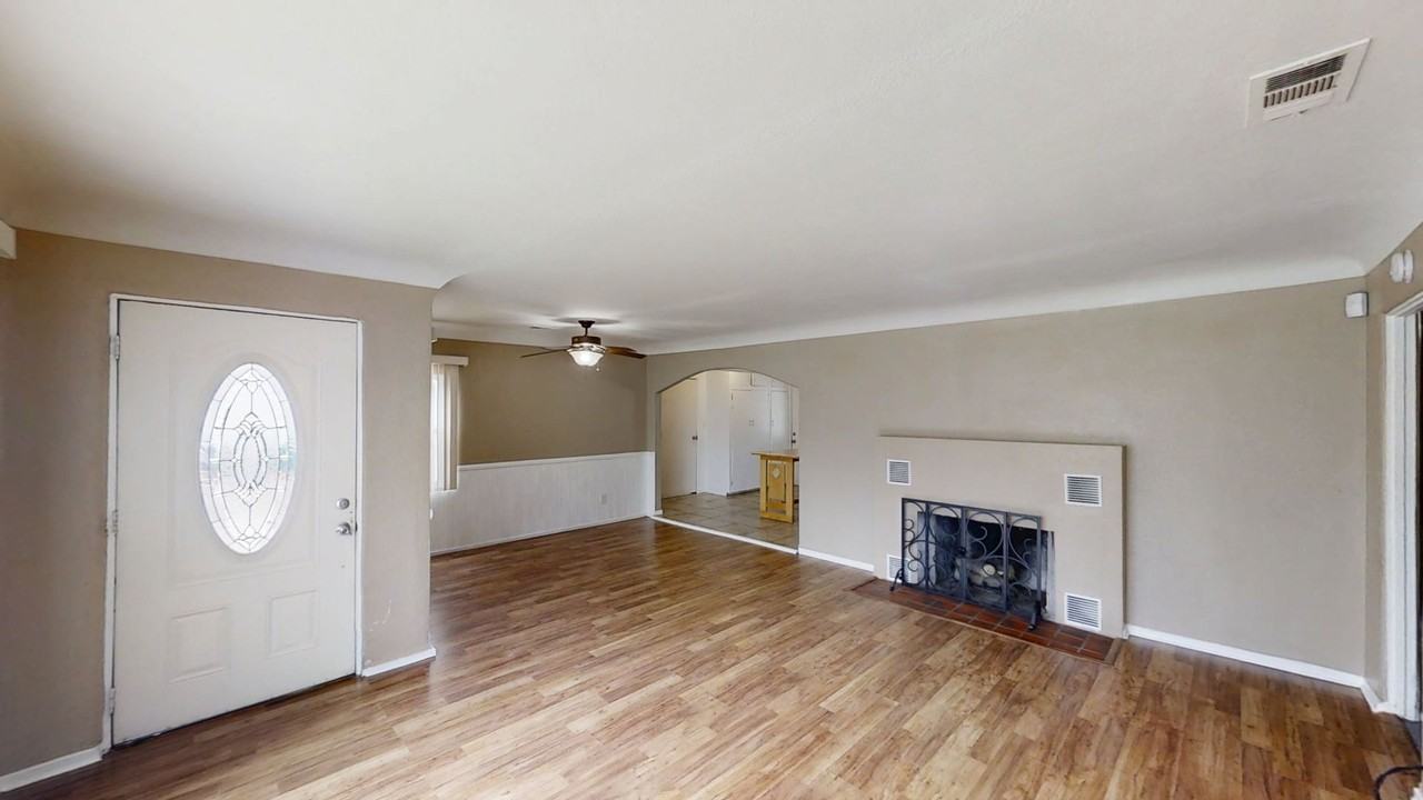 359 Santa Rita Pl - Photo 2 of 12