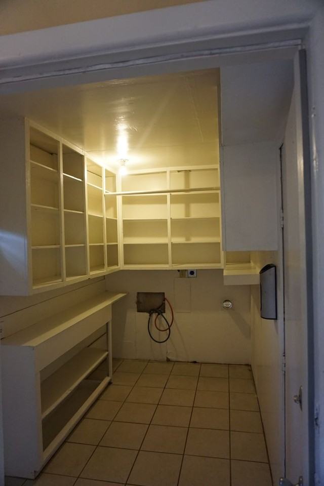 2513 43rd St - Photo 6 of 10