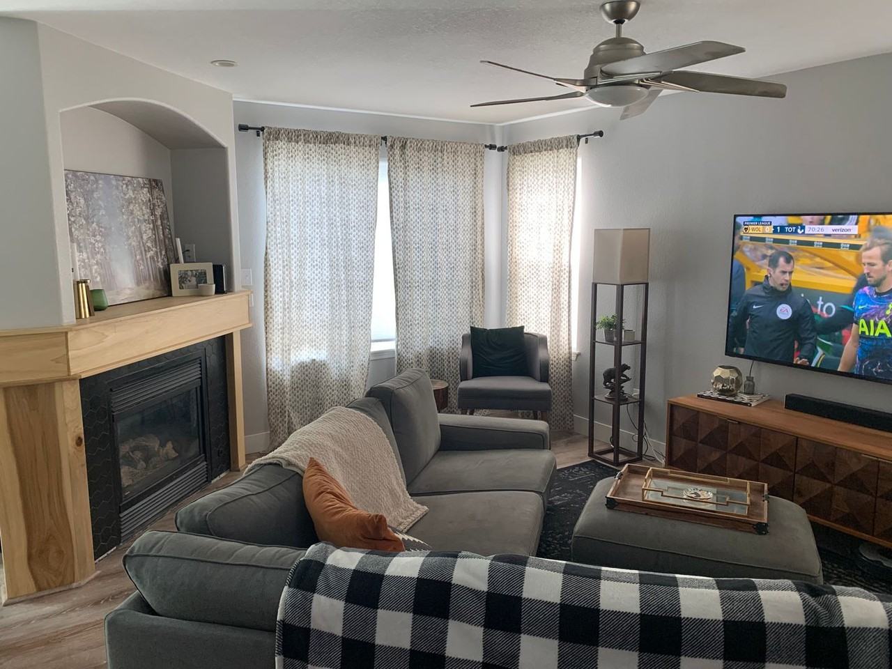 445 Conrad Dr - Photo 6 of 17