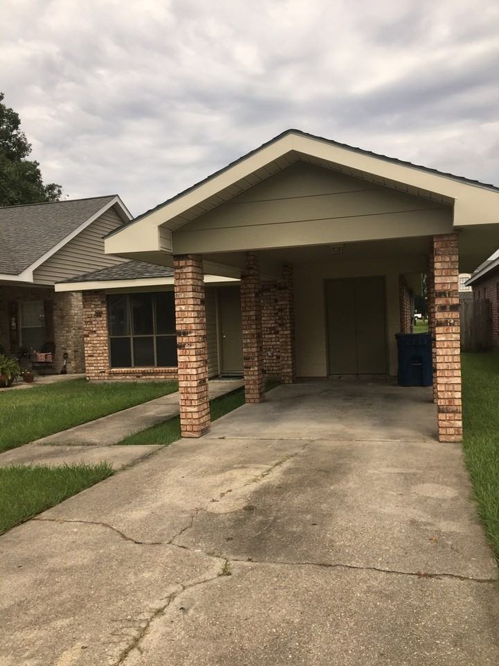 134 Sandest Dr - Photo 2 of 13