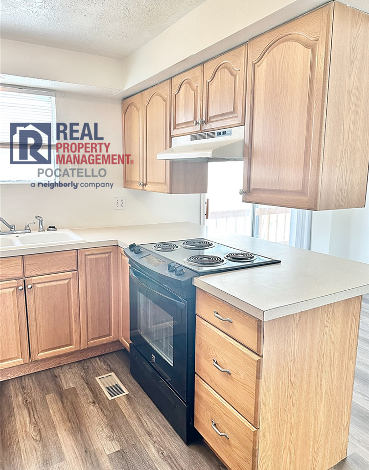 3919 Nora St - Photo 6 of 24