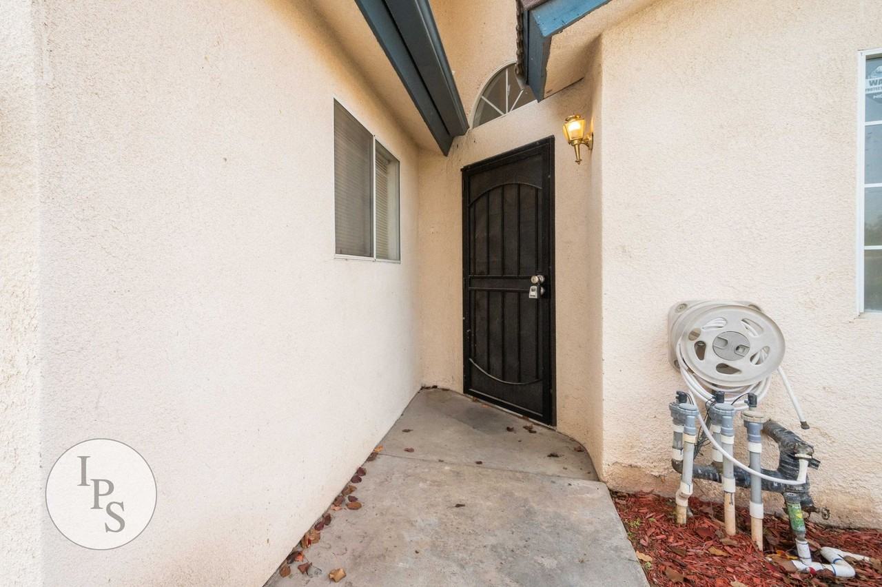 6691 N Constance Ave - Photo 2 of 25