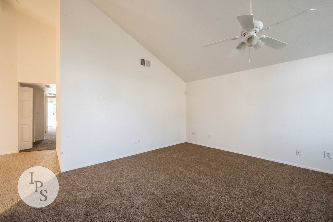 6691 N Constance Ave - Photo 3 of 25