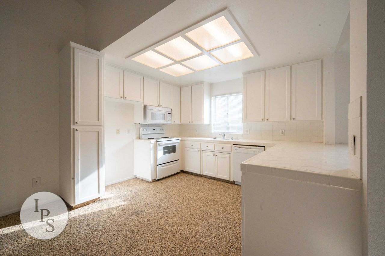 6691 N Constance Ave - Photo 6 of 25